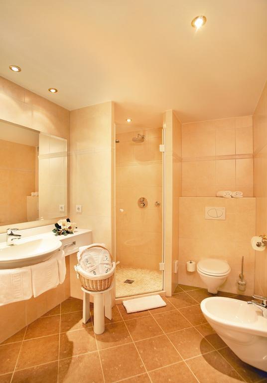 Boutiquehotel Saeumler Zell am Ziller Quarto foto